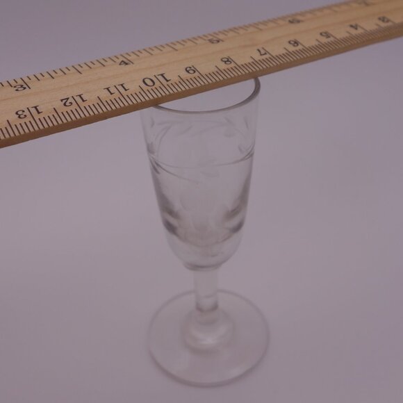 Set of Four(4) Grapevine Pattern Small Delicate Glasses - Picture 7 of 16